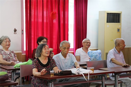 广州友好老年公寓 八月长者生日会