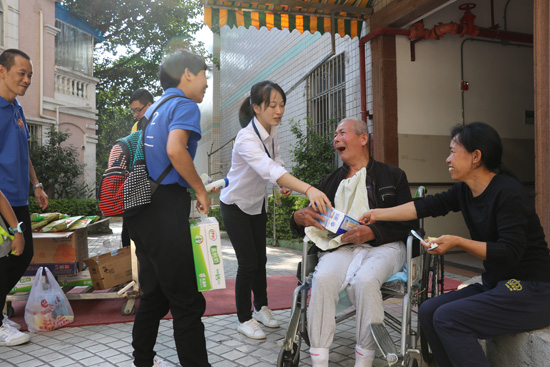 广州友好老年公寓 爱心团体来我院探访长者