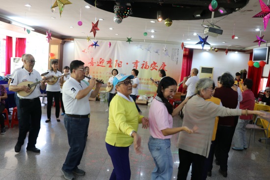 广州友好老年公寓 广东狮子会重阳节来我院慰问